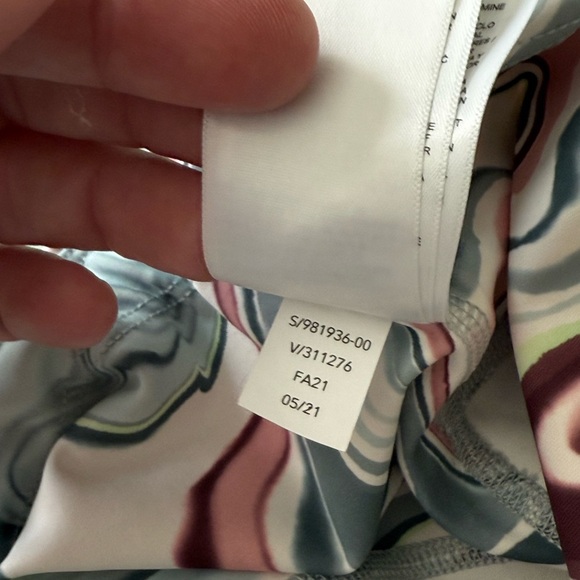 Athleta Ultimate Stash Shorts - XS (7” inseam) - Picture 8 of 9